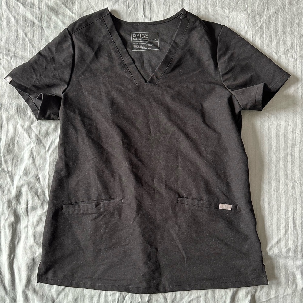 Figs Charcoal/Black Scrubs Set